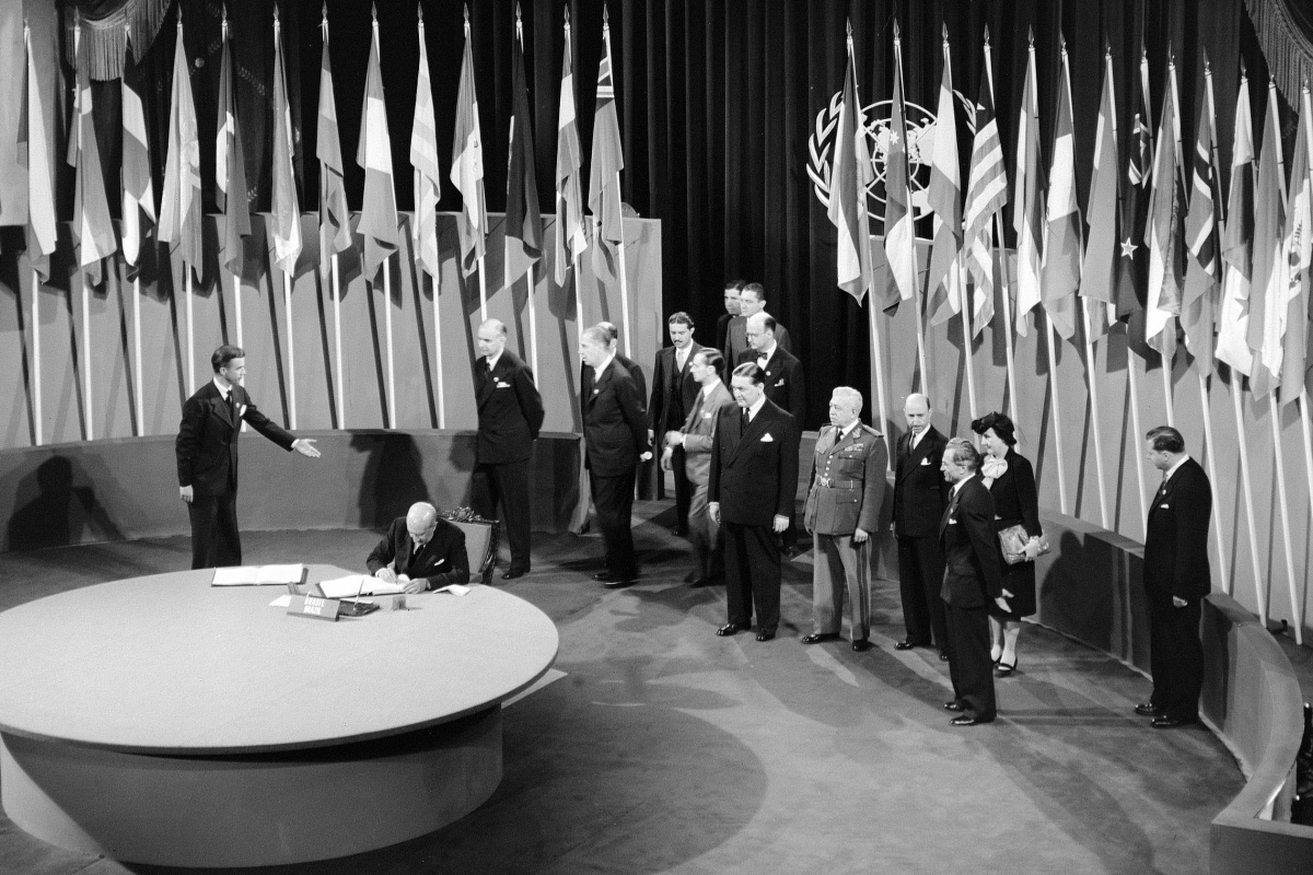 5 устав оон. Организация Объединенных наций 1945. Конференция Объединенных наций в Сан-Франциско 1945. Устав ООН 1945. Создание ООН 1945.
